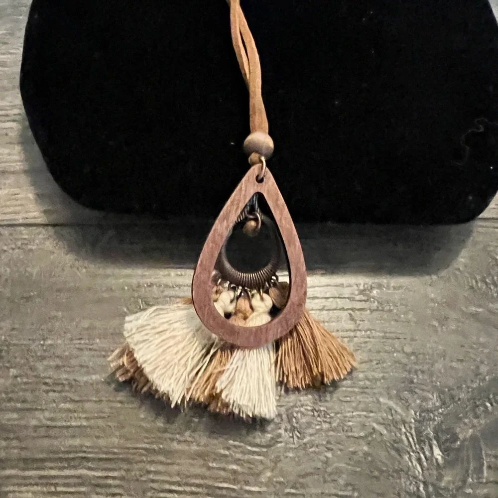 Boho Inspired Necklace on Suede Rope‎ NEW